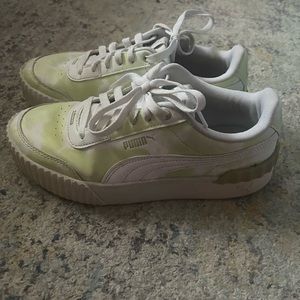 Size 8.5 PUMA Carina Lift Summer Women's Sneakers in green and white